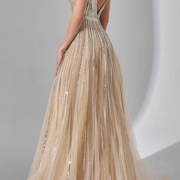 GODDESS - Picture 2 of 16